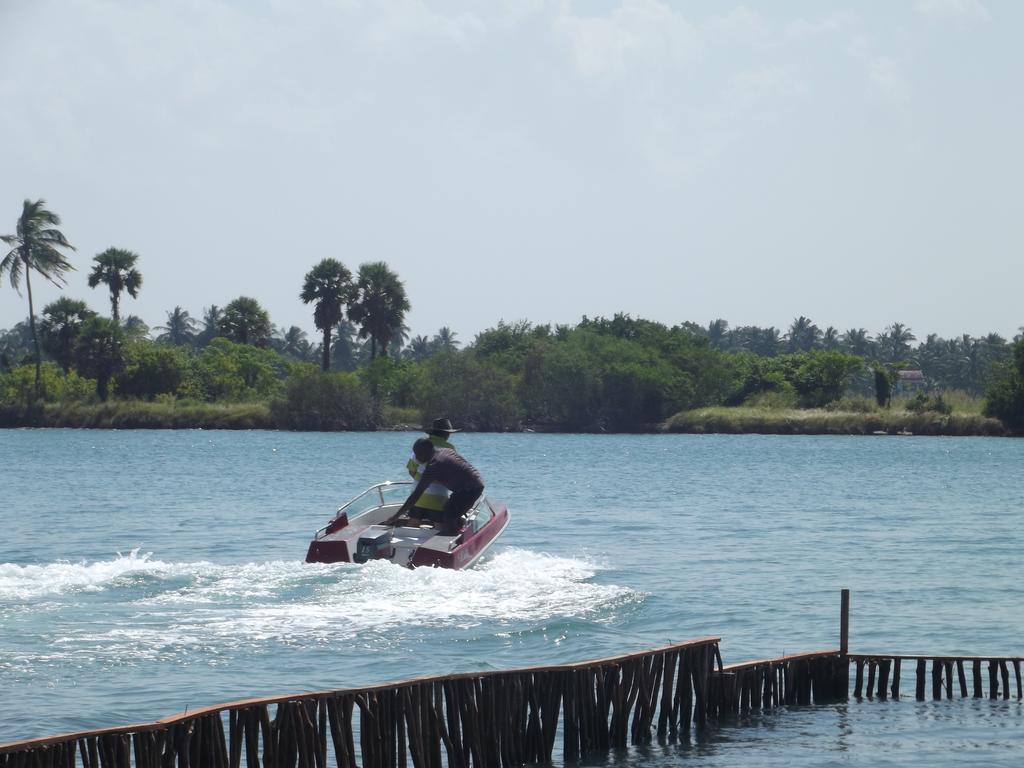 Lord Of The Forest Hotel Batticaloa Esterno foto