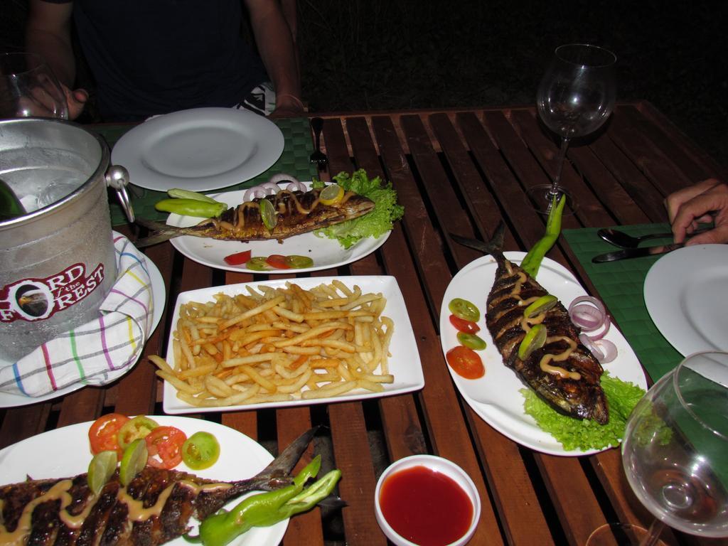 Lord Of The Forest Hotel Batticaloa Esterno foto